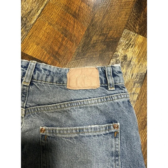 Zara High-Rise Ripped Knee Raw Hem Wide Leg Jean Lt Wash Size 4 - Picture 9 of 9